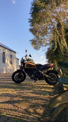 DUCATI SCRAMBLER CLASSIC 
